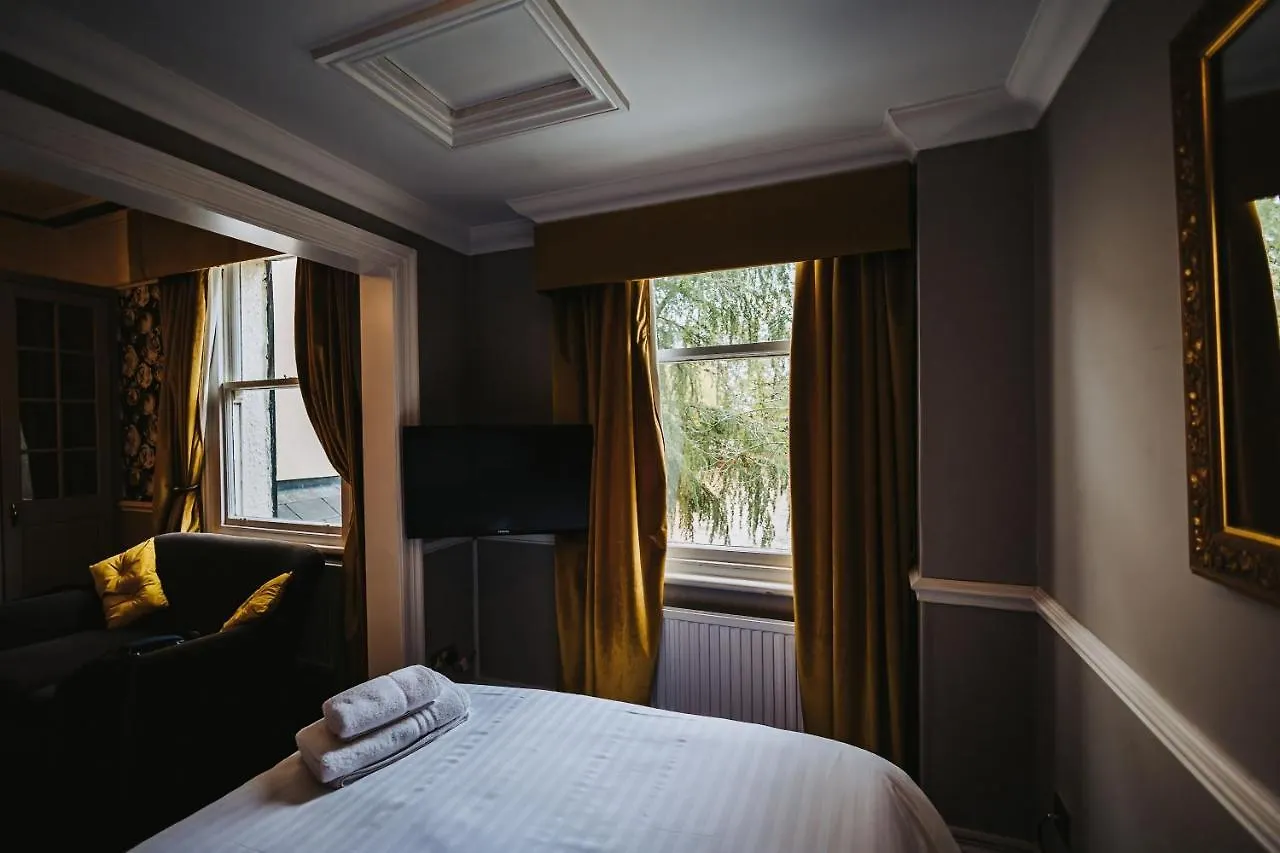 Brook Hall Hotel Childer Thornton 3*,